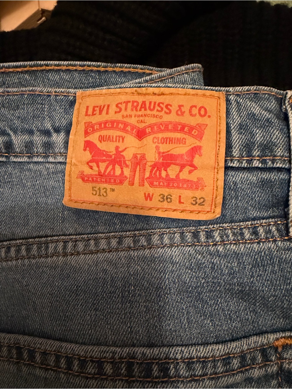 Men's Levi’s Blue Denim Jeans - Classic Straight Fit - Picture 3 of 3